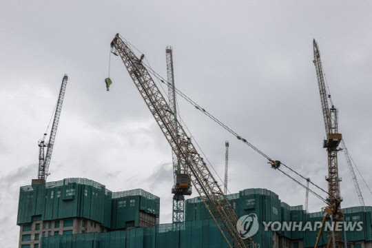 서울의 한 아파트 공사현장. 사진 연합뉴스